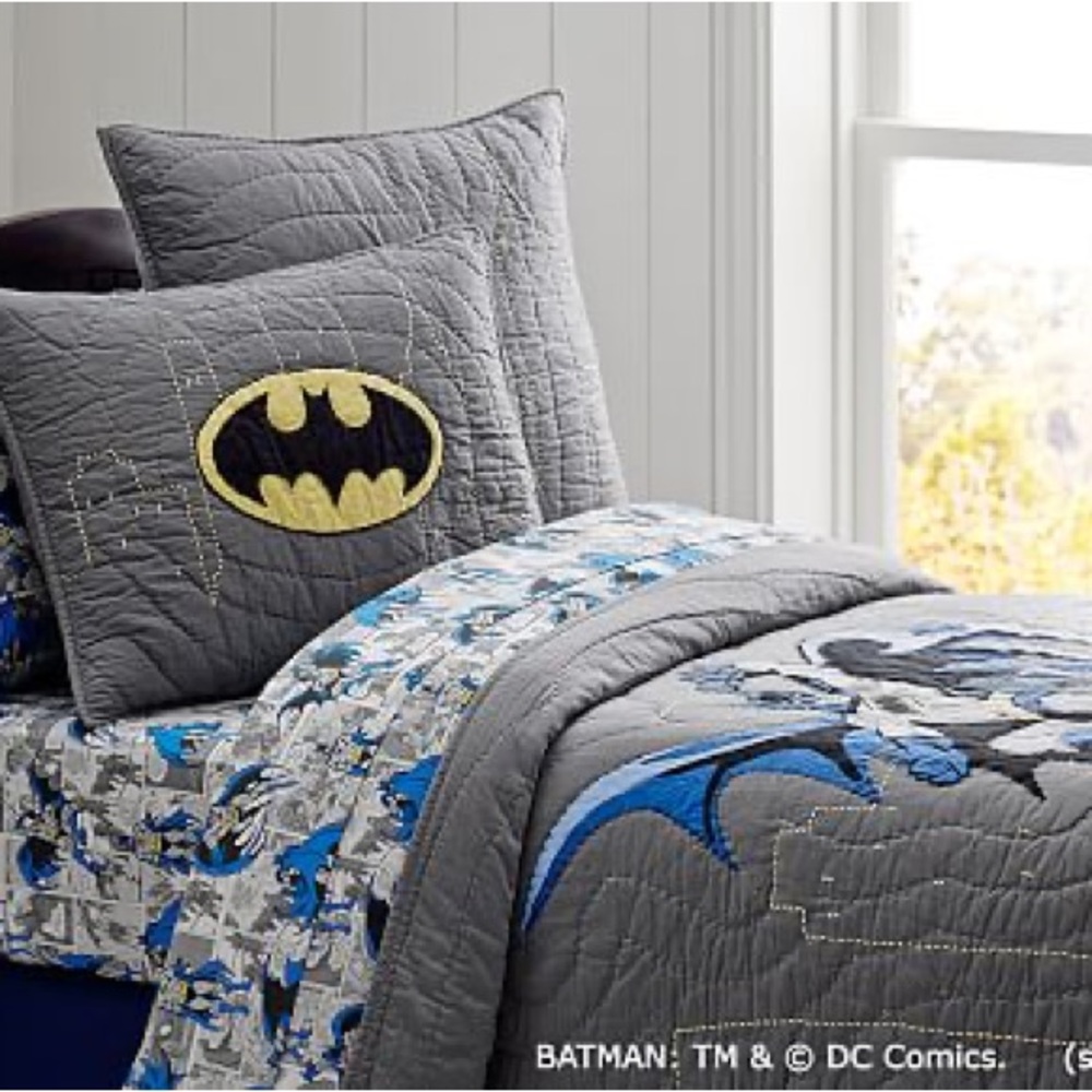 Batman Themed Gray and Blue Quilt - Picture 2 of 2